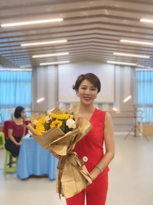 如何通过深圳服务礼仪培训公司提升企业整体形象?
